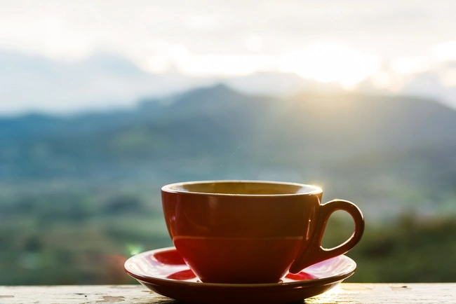 Πέντε τροφές για τόνωση χωρίς να χρειαστεί να καταναλώσεις καφέ