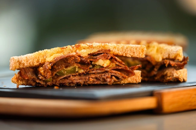 τοστ με μοσχάρι