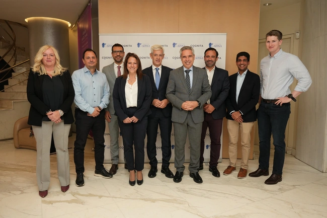 Οι διοικητικές ομάδες των Εκπαιδευτηρίων Δούκα και Cognita.