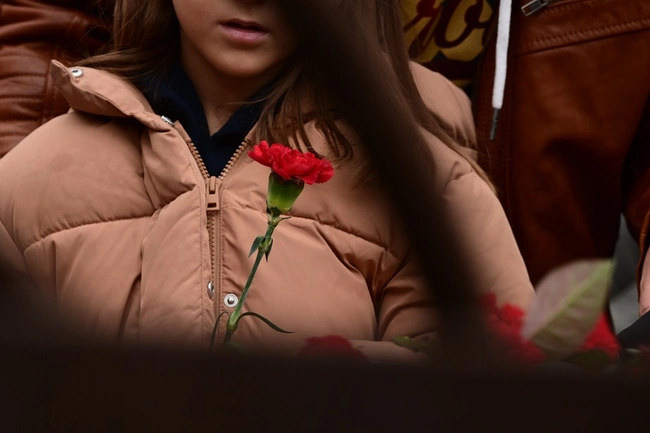 Λουλούδια στο Πολυτεχνείο