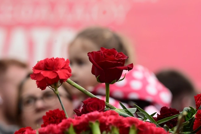 Λουλούδια στο Πολυτεχνείο