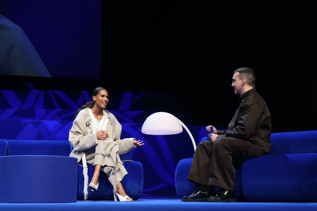 Cindy Bruna in conversation with Vlasis Kostouros © NIKOS KOKKALIAS