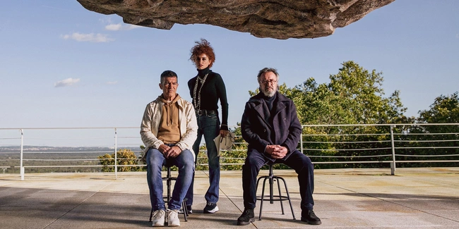 Official Competition ερτφλιξ