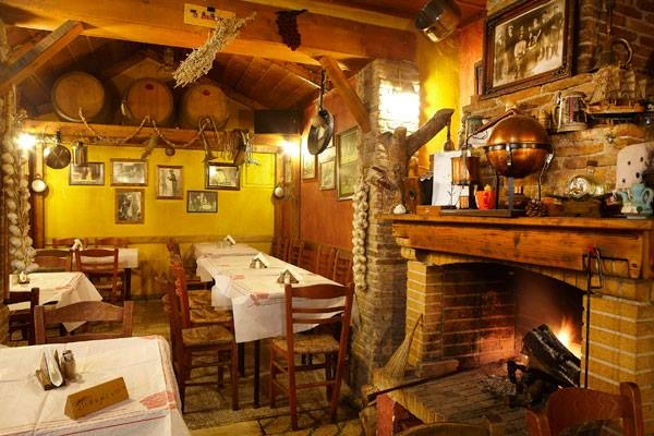 Μεζεδοπωλείο "Το Αυθαίρετο"