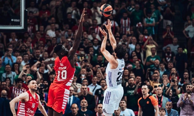 Σέρχιο Γιούλ buzzer beater