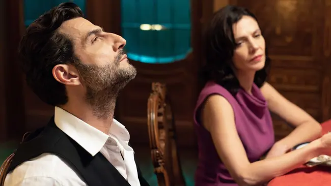 Σκηνή από τη σειρά Παιχνίδια Εκδίκησης