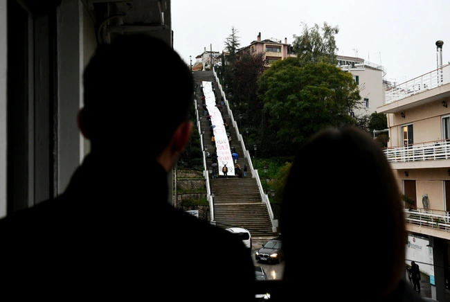 Πανό για τα Τέμπη στην Πάτρα