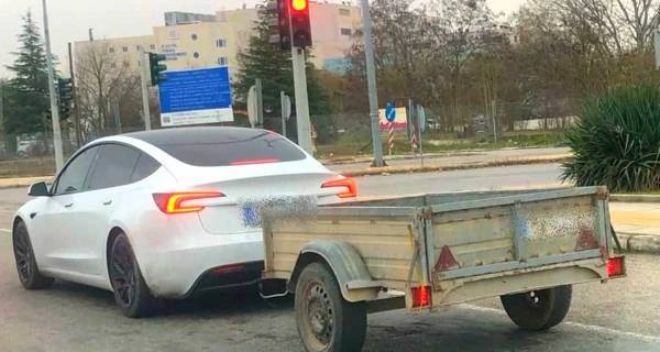 Tesla με τρέιλερ στις Σέρρες
