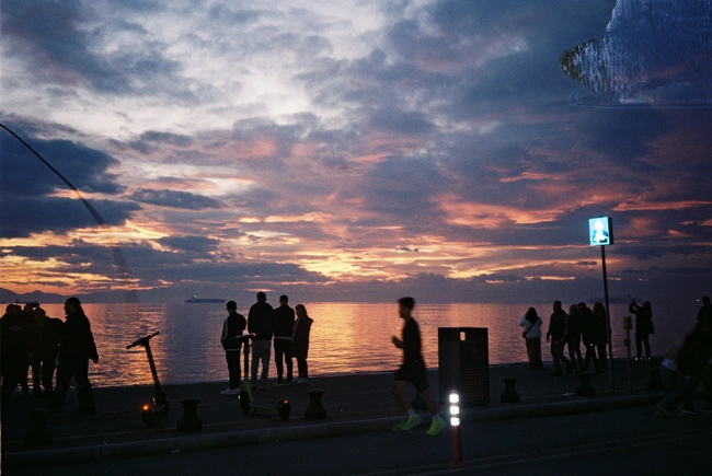 Ηλιοβασίλεμα στην παραλία της Θεσσαλονίκης