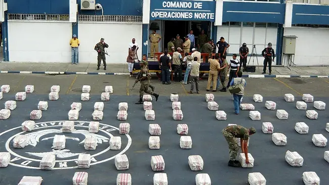 Το Πολεμικό Ναυτικό του Ισημερινού κατέσχεσε τρεισήμισι τόνους κοκαΐνης