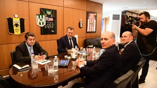 Αγγελόπουλοι στον Βρούτση