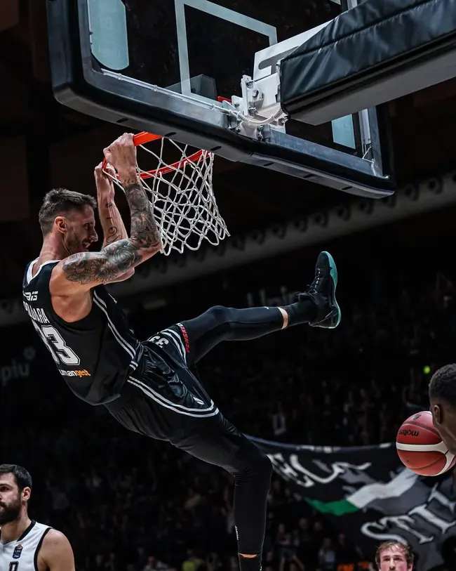 Ακίλε Πολονάρα