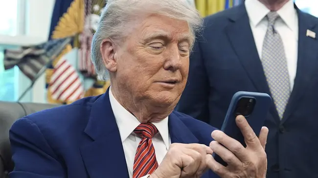 τραμπ κινητο