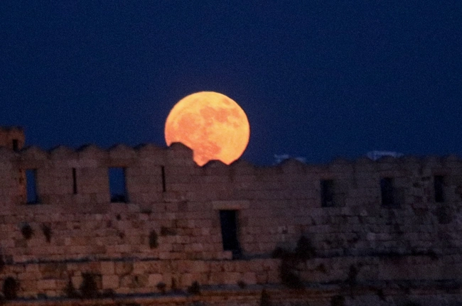 Πανσέληνος στη Ρόδο