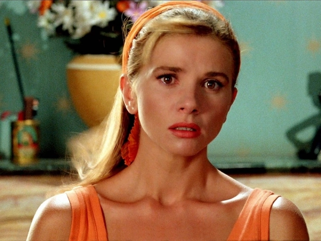 Δέσε με αλμοδοβαρ ταινια