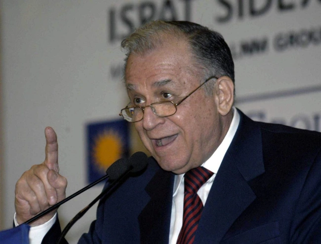 Ο Ίον Ιλιέσκου 