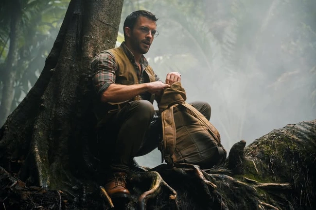 Jonathan Bailey as paleontologist Dr. Henry Loomis in Jurassic World Rebirth