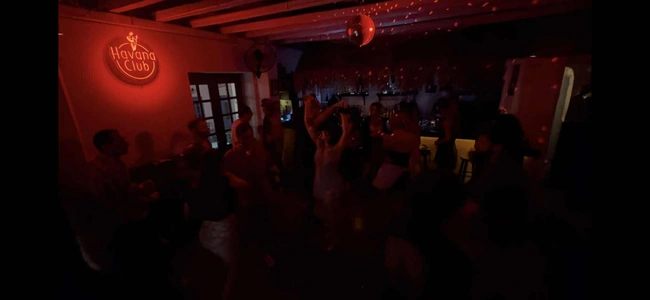 vatraxos-silent disco