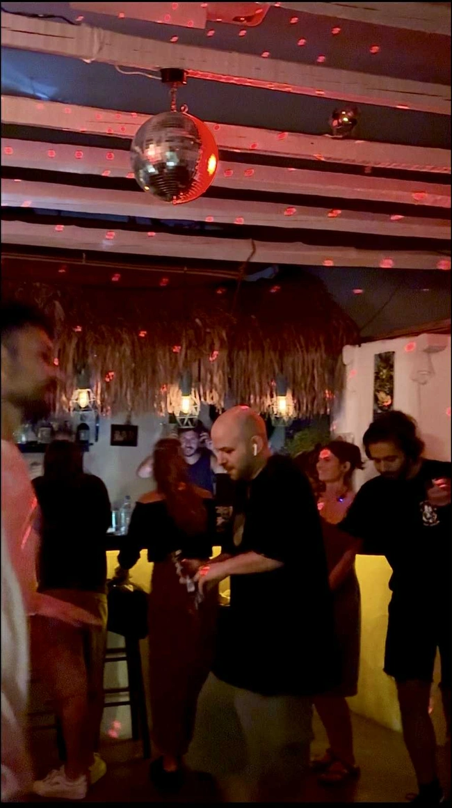 vatraxos-silent disco