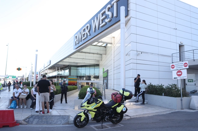 Αστυνομικές δυνάμεις στο River West