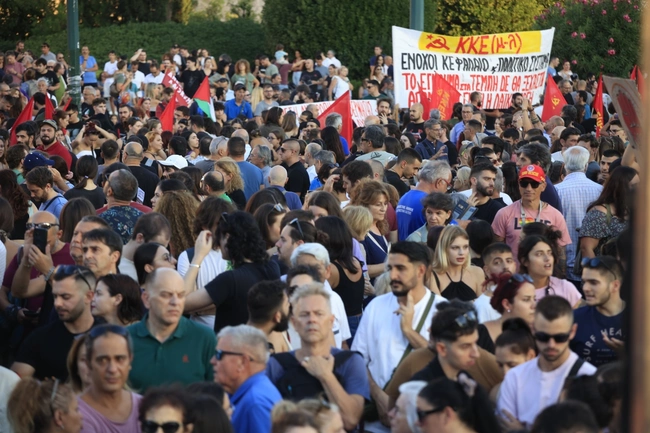 Συγκέντρωση για τα Τέμπη στο Σύνταγμα