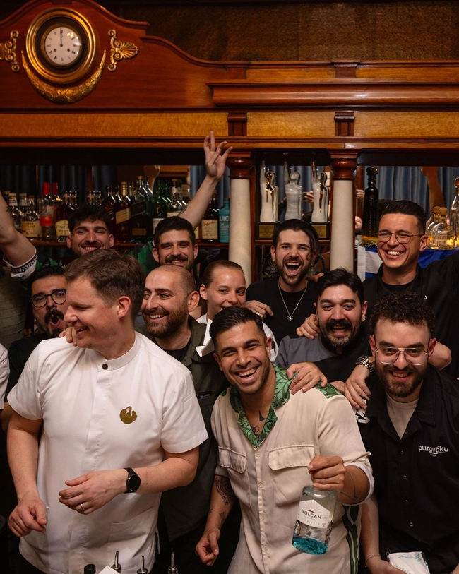 the bar in front of the bar 