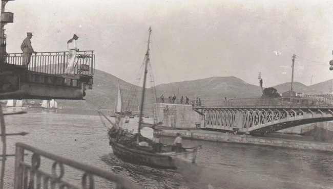 Η Παλιά Γέφυρα του Ευρίπου