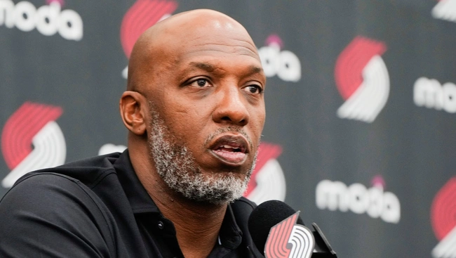 Ο προπονητής Billups των Trail Blazers, εμπλεκόμενος στο σκάνδαλο