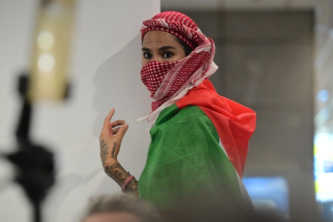 Διαδηλώτρια στο Βενιζέλος