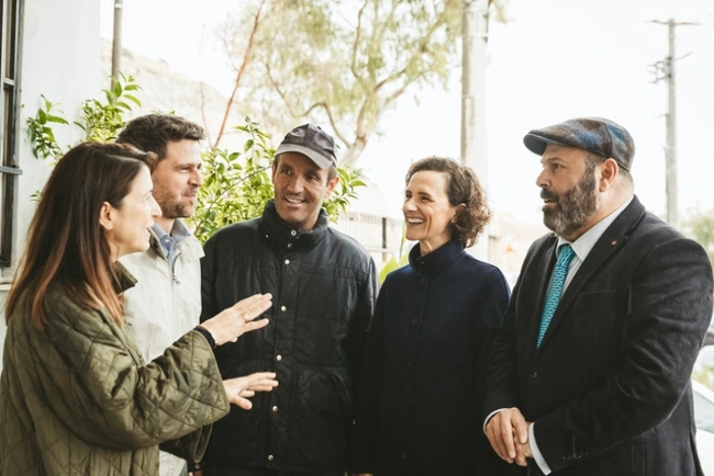 Δήμητρα Πετρίδη - Corporate Affairs & Engagement Director της L’Oréal Hellas, Φίλιππος Μιχόπουλος - Sustainability Leader της L’Oréal Hellas, Γιάννης Γιαλελής – Αντιδήμαρχος Πρασίνου Δήμου Περάματος, Γιάννης Λαγουδάκος - Δήμαρχος Περάματος, Alessandra Delfini - Country Managing Director της L’Oréal Hellas