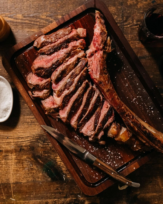 Μαύρος γάτος κρέας 