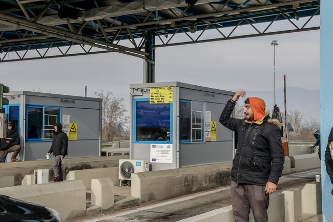 Οι αγρότες στα διόδια Μακρυχωρίου