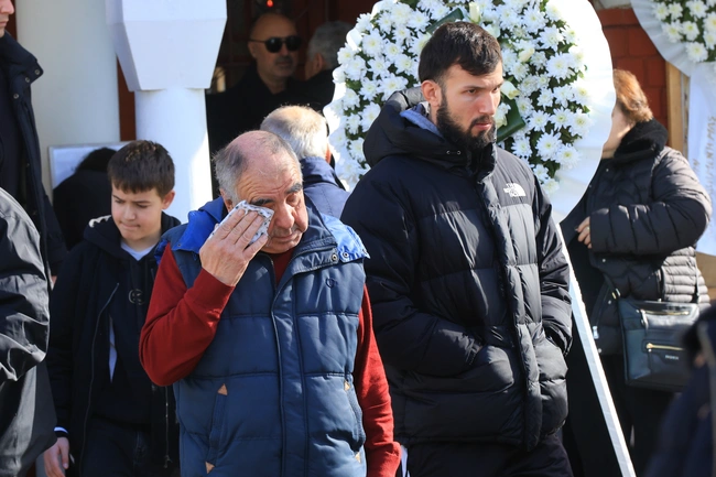 Η κηδεία της 45χρονης Ελένης που σκοτώθηκε στη Βιολάντα