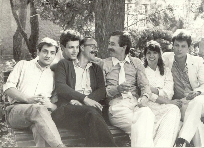 Στα γυρίσματα της σειράς της ΕΡΤ «Αστροφεγγιά» το 1980. 