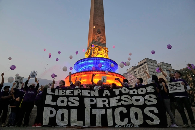 Ακτιβιστές καλούν για απελευθέρωση των πολιτικών κρατουμένων