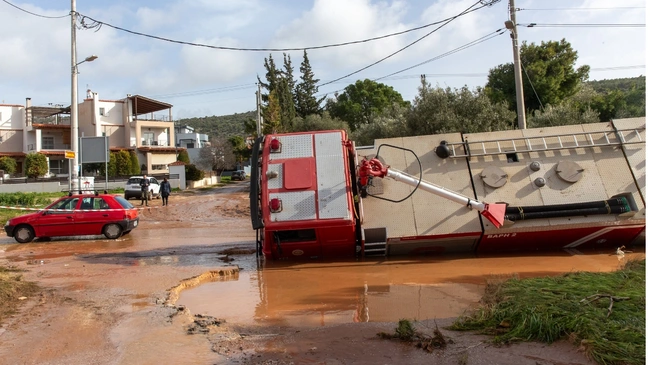 Εικόνα από τις επιπτώσεις της κακοκαιρίας στη Βάρη
