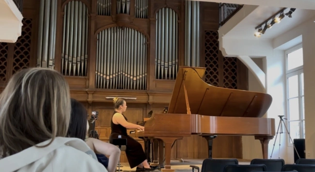 H Εβελίνα στο César Franck Auditorium της ιστορικής Schola Cantorum στο Παρίσι