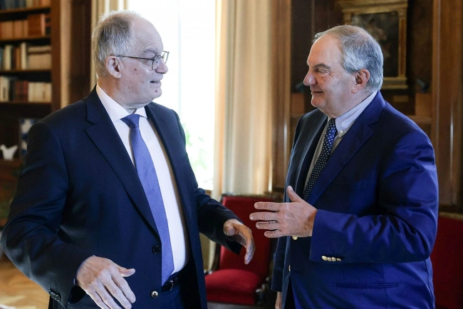 Συνάντηση Τασούλα με Καραμανλή