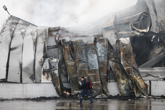 Φωτιά σε μπισκοτοβιομηχανία στα Τρίκαλα 