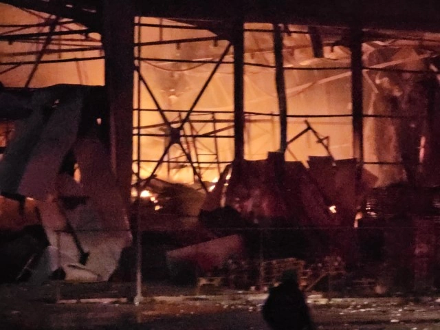 Φωτιά σε μπισκοτοβιομηχανία στα Τρίκαλα 