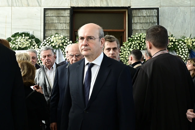 Ο Κωστής Χατζηδάκης στην κηδεία του Αναστάση Παπαληγούρα