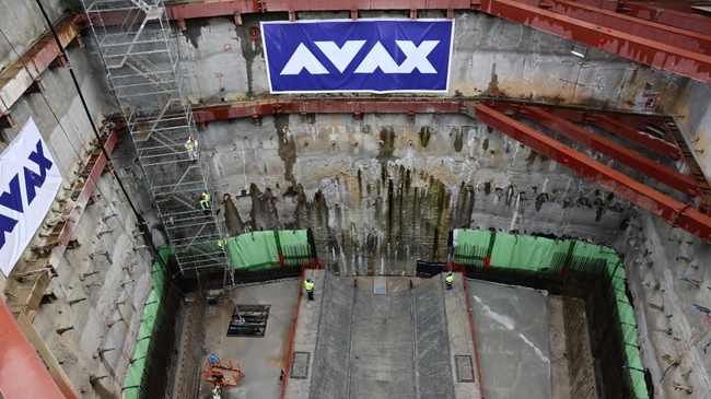 Η άφιξη του μετροπόντικα «Αθηνά» στον Ευαγγελισμό