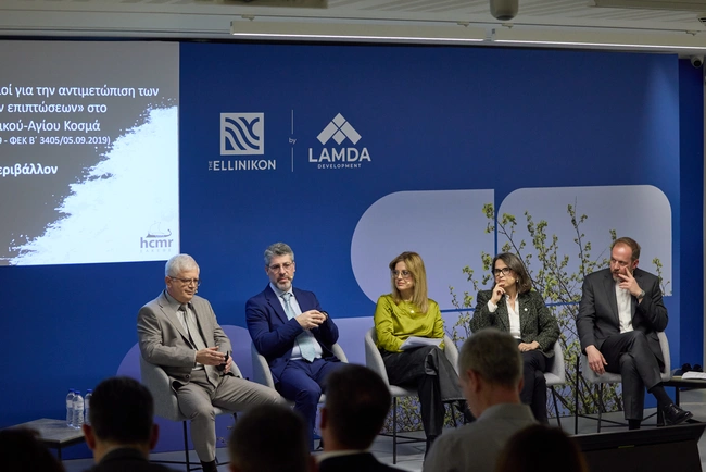 Από την επίσημη ανακοίνωση των νέων πρωτοβουλιών της LAMDA. Από αριστερά: Δρ. Βασίλης Καψιμάλης, Δ/ντης Ινστιτούτου Ωκεανογραφίας ΕΛ.ΚΕ.Θ.Ε, Δρ. Βαγγέλης Γερασόπουλος, Δ/ντης του Ινστιτούτου Ερευνών Περιβάλλοντος και Βιώσιμης Ανάπτυξης του Εθνικού Αστεροσκοπείου Αθηνών, Σίσσυ Ηλιοπούλου, Chief Marketing & Communications Officer, LAMDA, Δρ Μαρία Παπαφωτίου, Δ/ντρια Εργαστηρίου Ανθοκομίας & Αρχιτεκτονικής Τοπίου, του Γεωπονικού Πανεπιστημίου Αθηνών, Αντώνης Καναβάκης, Υπεύθυνος της LAMDA για την περιβαλλοντικ