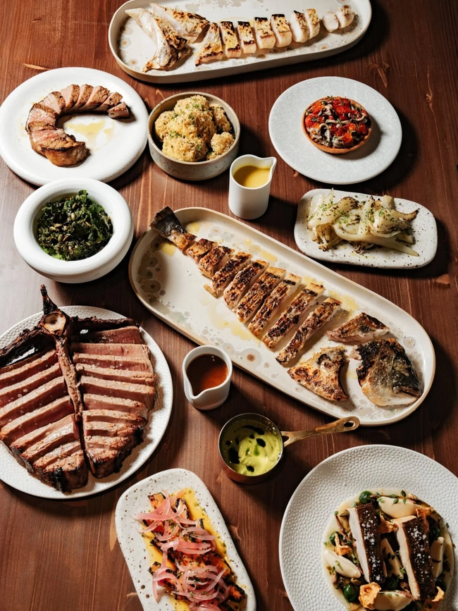 nikos apostolakis piata 