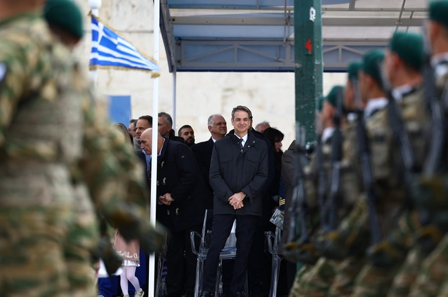 Στρατιωτική παρέλαση