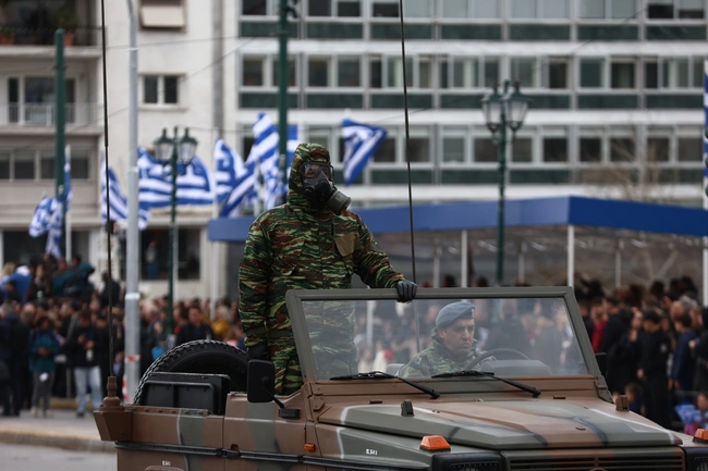 Στρατιωτική παρέλαση