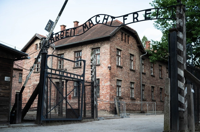 dark-tourism