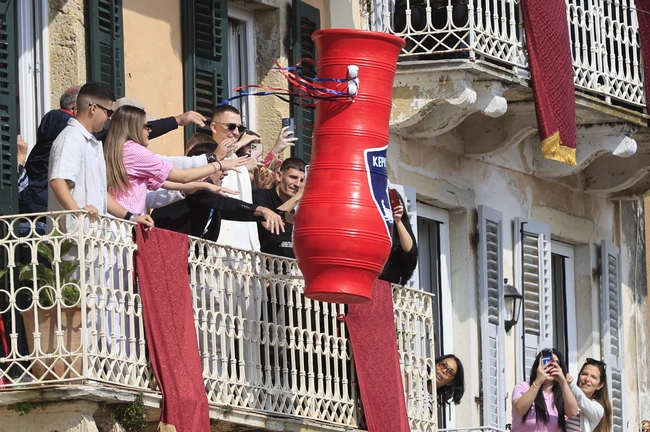 Κέρκυρα έθιμο μπότηδων