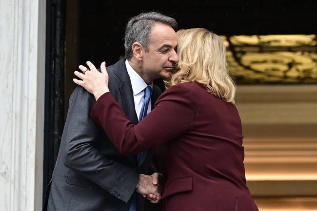 Συνάντηση Μητσοτάκη με την πρωθυπουργό της Λετονίας