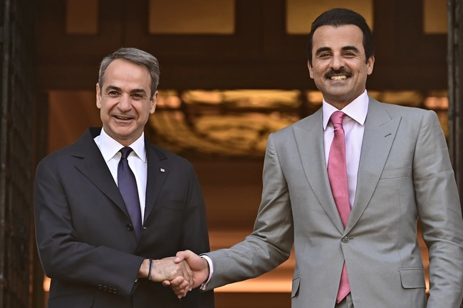 Συνάντηση Μητσοτάκη με τον εμίρη του Κατάρ